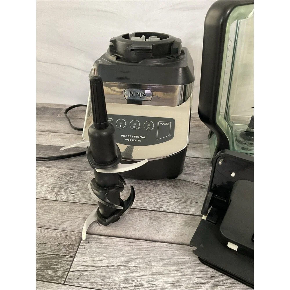 Ninja NJ600 3 Speed 1000 Watt Blender With Pulse Feature. Tested